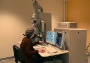 transmission electron microscope