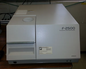 Hitachi F-2500 Fluorescence Spectrophotometer